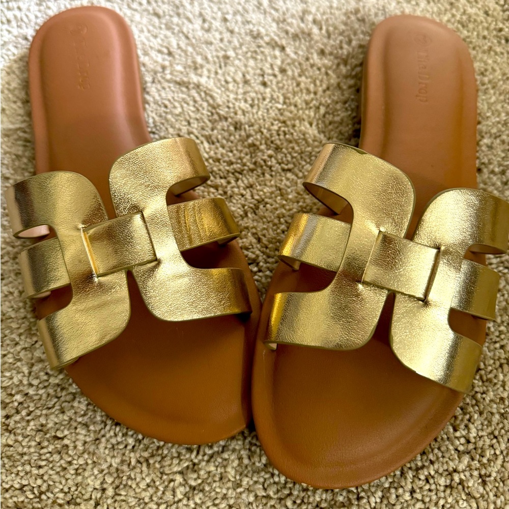 The Drop! Gold-Flat Sandals